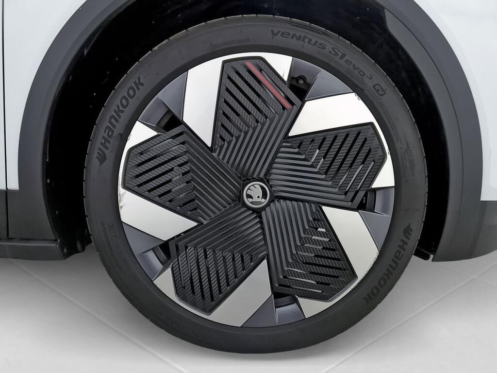 Skoda Elroq 210 kW (CV) 82 kWh (77 kwh neta) 8