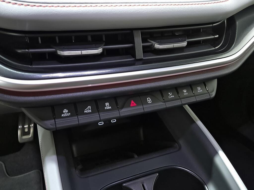 Skoda Elroq 210 kW (CV) 82 kWh (77 kwh neta) 27