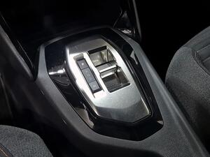 Peugeot 2008 Active Pack BlueHDI 130 S&S EAT8 26
