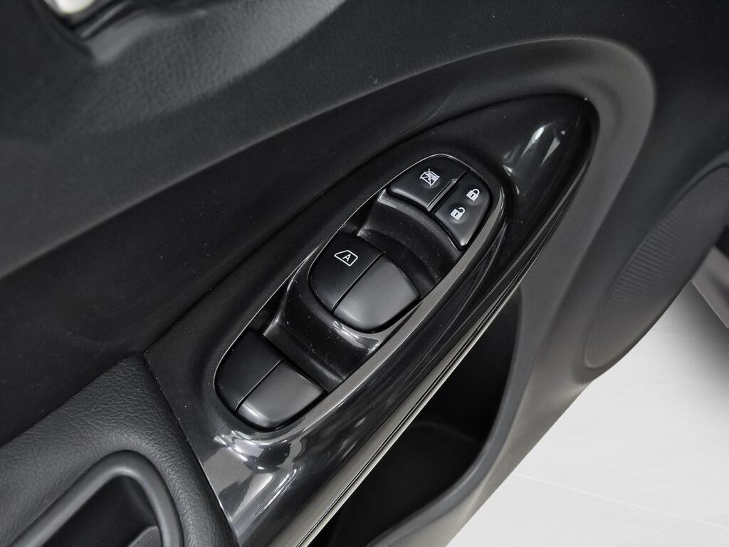Nissan Juke G E6D-Temp 83 kW(112 CV) 5M/T N-CONNECTA 12