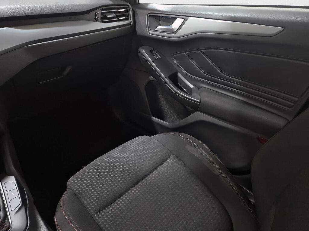 Ford Focus 1.0 Ecoboost MHEV 92kW ST-Line