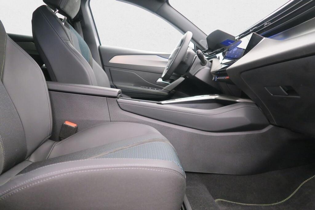 Peugeot 308 5P First Edition Eléctrico 115kW (156CV)
