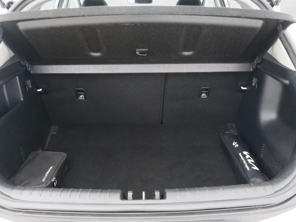 Kia Stonic SUV 1.0 T-GDI MHEV IMT 74KW DRIVE 100 5P 7