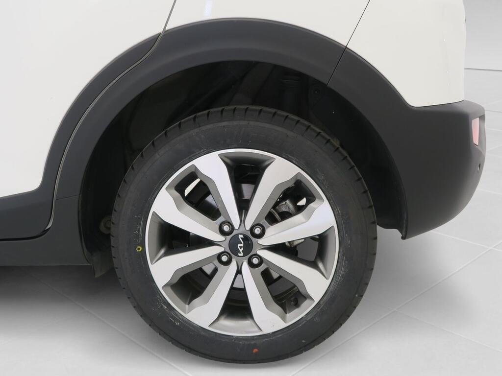 Kia Stonic SUV 1.0 T-GDI MHEV IMT 74KW DRIVE 100 5P 8
