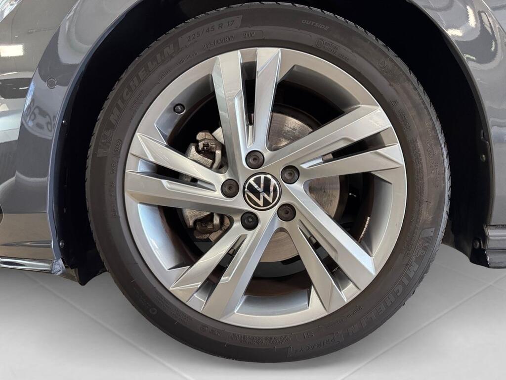 Volkswagen Golf R-Line 1.5 TSI 110kW (150CV) 8