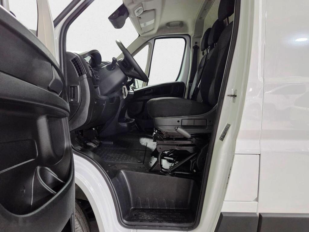 Peugeot Boxer FG 2.2 BHDI 120 L2H2 3.3T 4P 21