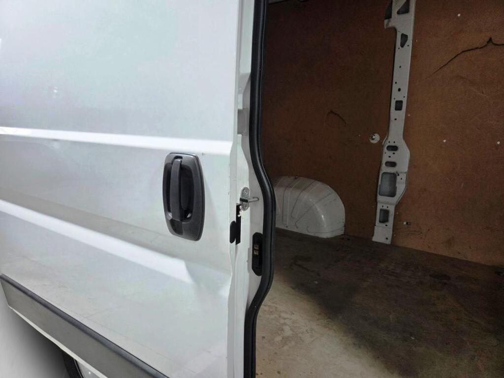 Peugeot Boxer FG 2.2 BHDI 120 L2H2 3.3T 4P 17