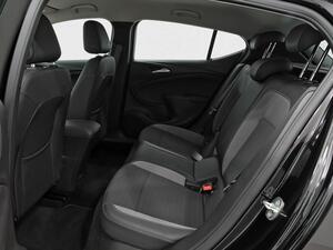 Opel Astra 1.2T SHL 81kW (110CV) Design & Tech 9