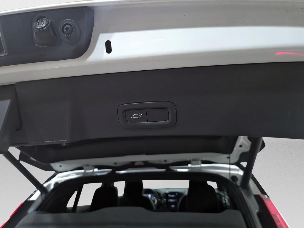 Volvo XC40 1.5 T3 R-Design 32