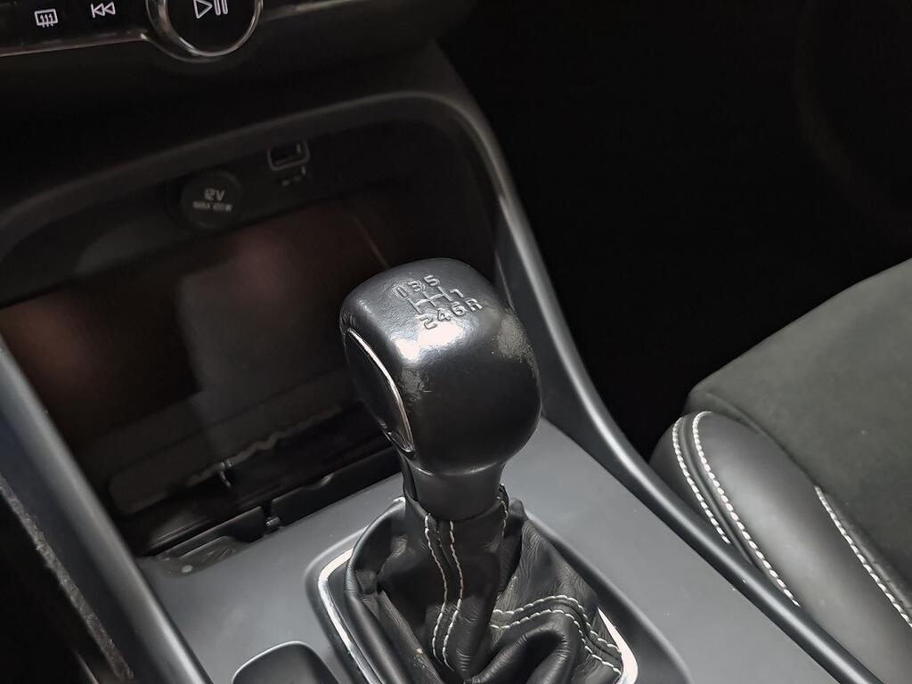 Volvo XC40 1.5 T3 R-Design 25