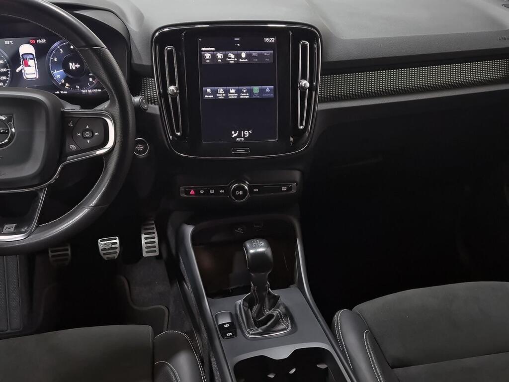 Volvo XC40 1.5 T3 R-Design 27
