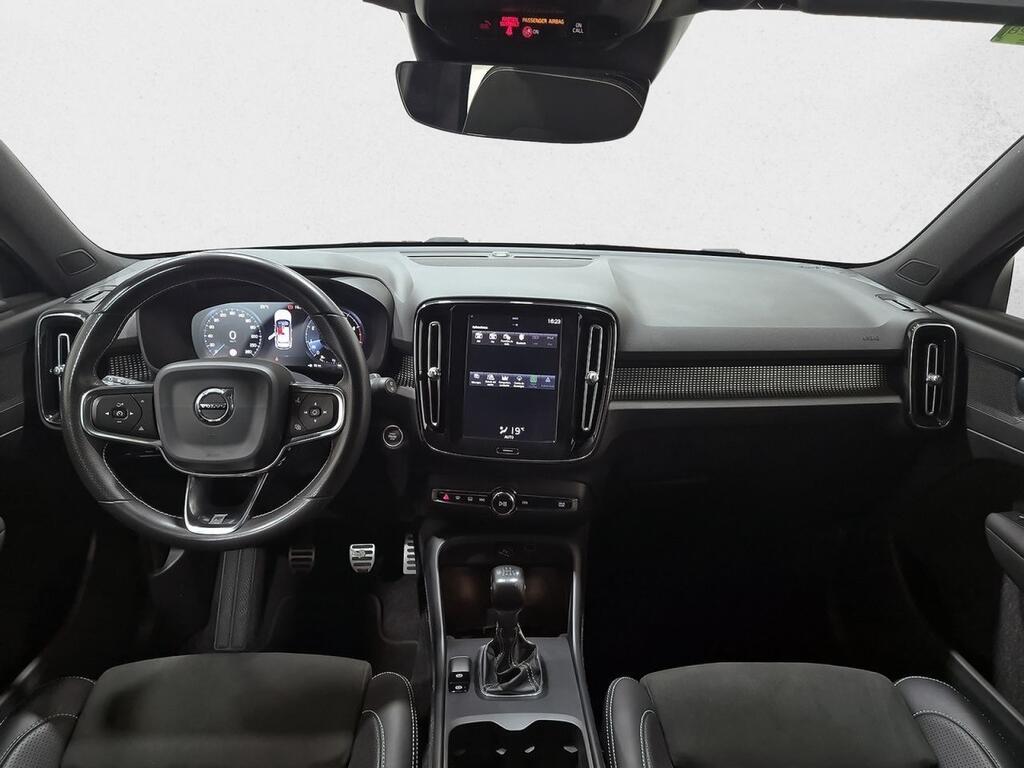 Volvo XC40 1.5 T3 R-Design 6
