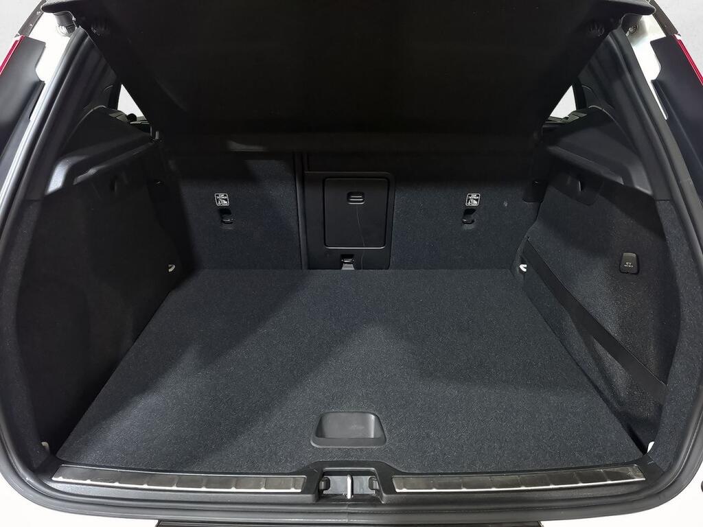 Volvo XC40 1.5 T3 R-Design 9
