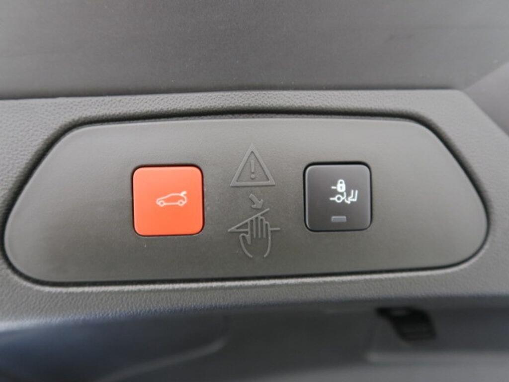Opel Grandland ULTIMATE 1,2 TURBO S/S MT6 130CV 5P