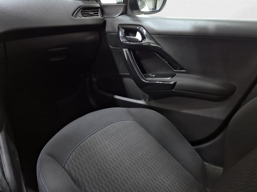 Peugeot 208 5P Signature 1.2L PureTech 60KW (82CV) 26