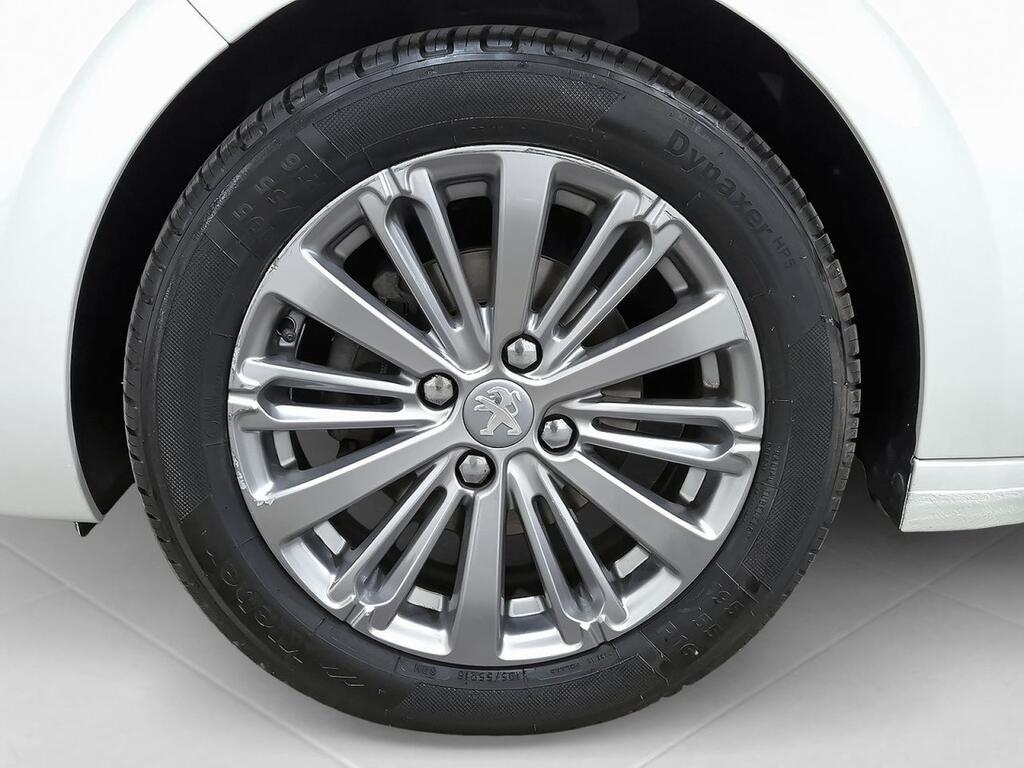 Peugeot 208 5P Signature 1.2L PureTech 60KW (82CV) 10