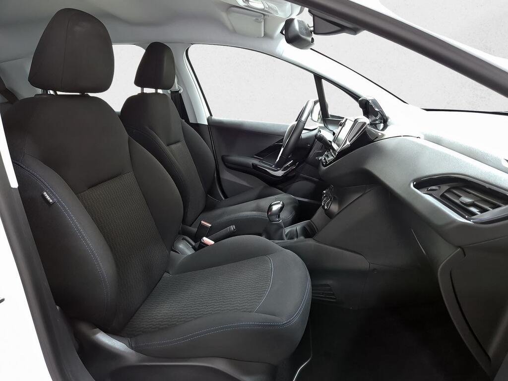 Peugeot 208 5P Signature 1.2L PureTech 60KW (82CV) 7