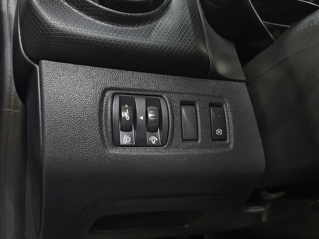 Renault Clio Zen TCe 66kW (90CV) -18 12