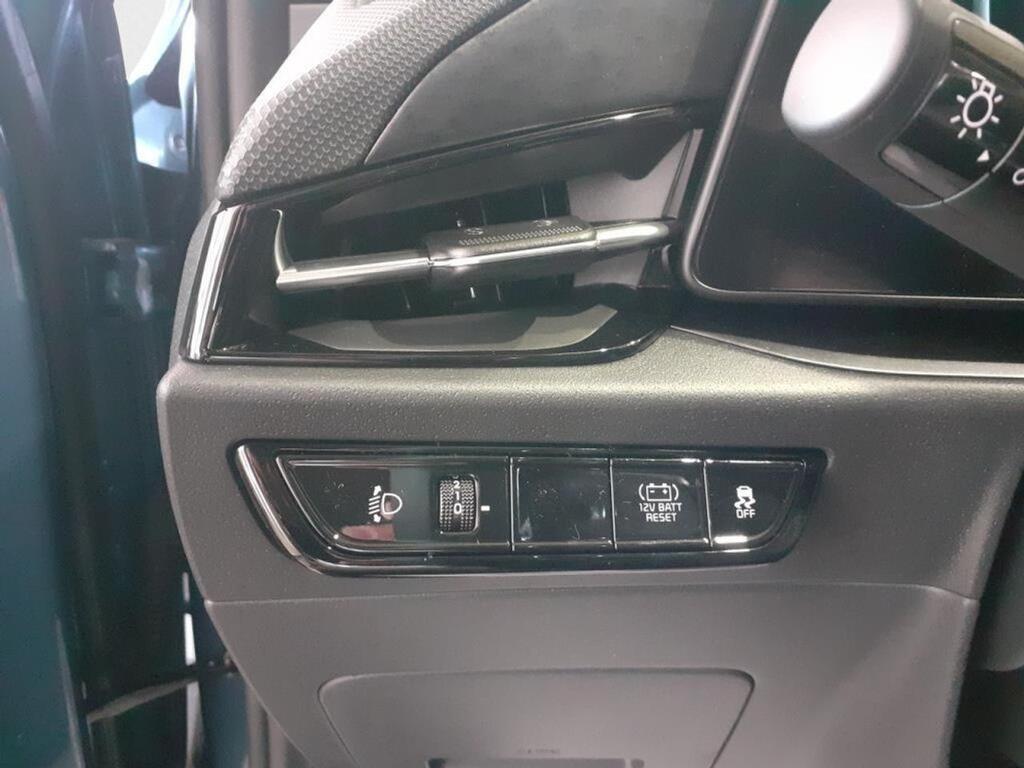 Kia Niro 1.6 GDi HEV 104kW (141CV) Drive