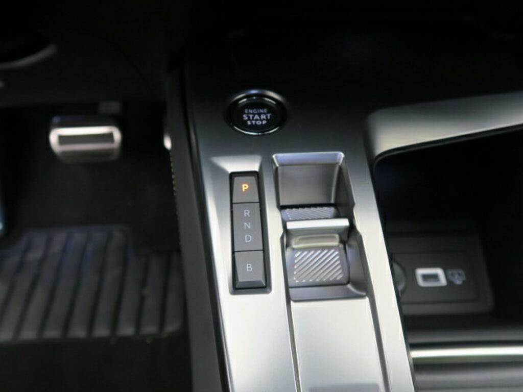 Peugeot 408 GT 1.6 HYBRID AUTO 224 CV 5P