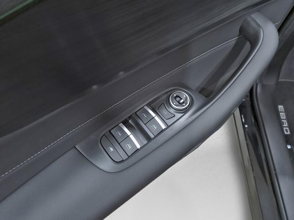 Ebro S400 1.5 DHE HEV Excellence CVT