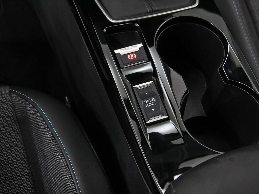 Peugeot 208 BlueHDi 73kW (100CV) Allure 31