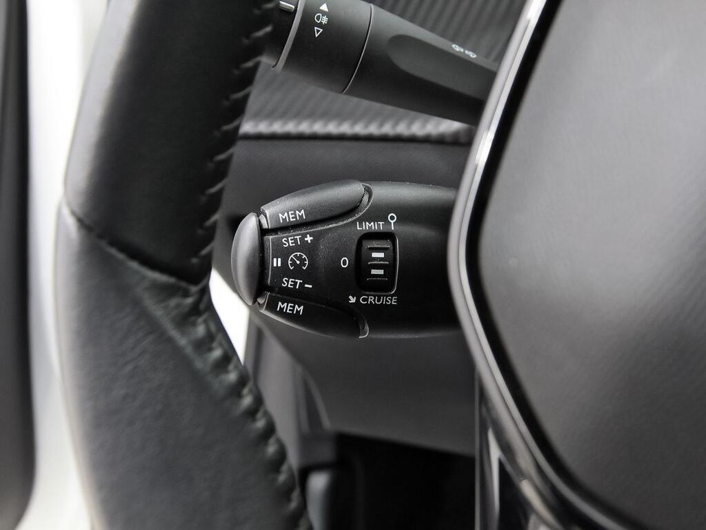 Peugeot 208 BlueHDi 73kW (100CV) Allure 17