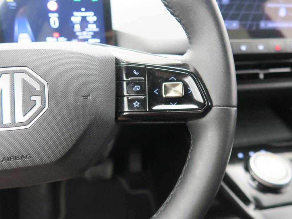 MG MG4 LUXURY 64KWH 204 CV 5P
