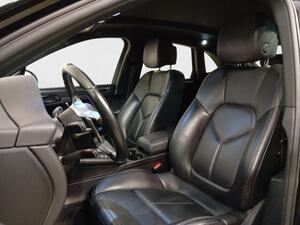 Porsche Macan Macan 13