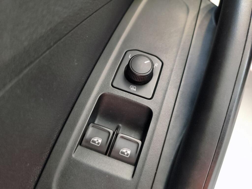 Skoda Fabia 1.0 TSI 70KW (95CV) Active 11