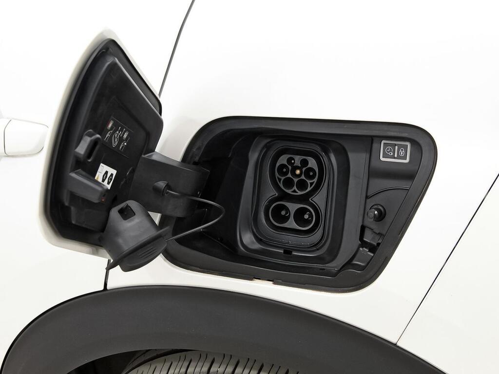 Peugeot 2008 Eléctrico Active Pack 136 (100kW) Segunda mano