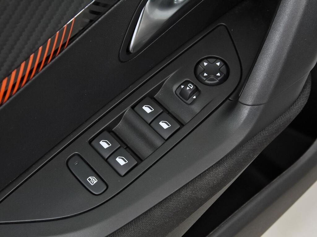 Peugeot 2008 Eléctrico Active Pack 136 (100kW) Segunda mano