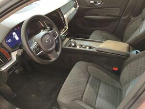 Volvo V60 2.0 B4 (D) Core Auto 21