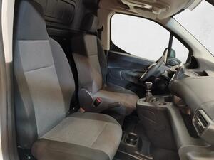 Peugeot Partner FURGON 1.5 BLUEHDI 100 PRO STANDARD 3P 600KGS 7