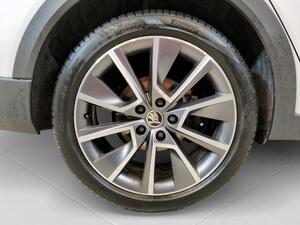 Skoda Octavia Combi 2.0 TDI 147kW(200CV) DSG 4x4 Scout 10