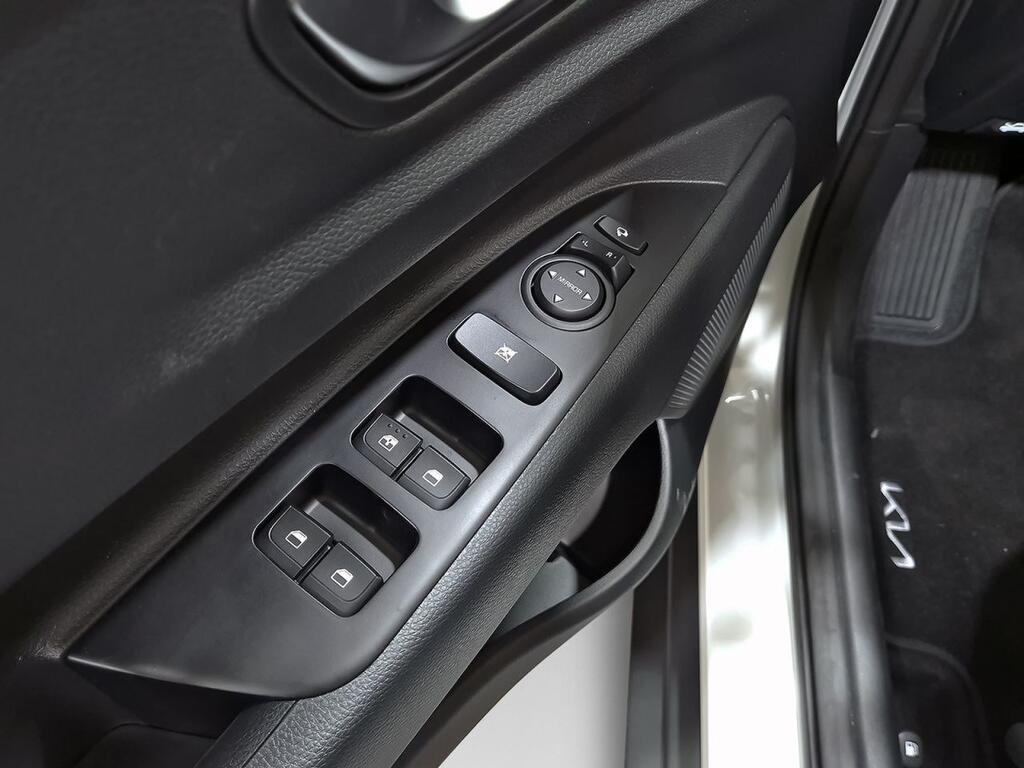 Kia Stonic 1.0 T-GDi 85kW (115CV) MHEV Drive 11