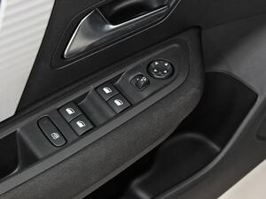 Citroën C4 Hybrid 136 e-DCS6 Plus 13