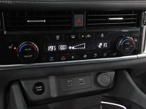 Nissan X-Trail 5pl 1.5 e-4ORCE 158kW 4x4 A/T N-Connecta 34