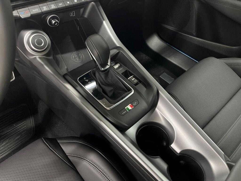 Alfa Romeo Tonale 1.3 Multi-air PHEV Speciale Q4 8