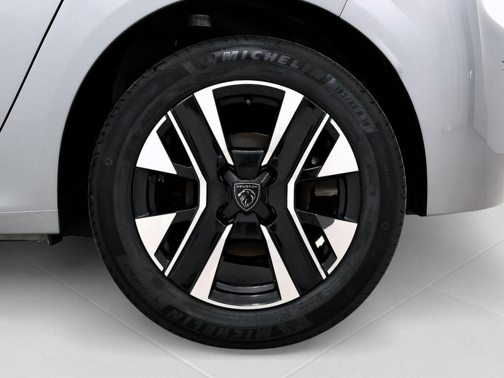 Peugeot 208 Allure Puretech 100 Segunda mano