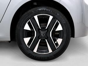 Peugeot 208 Allure Puretech 100 11