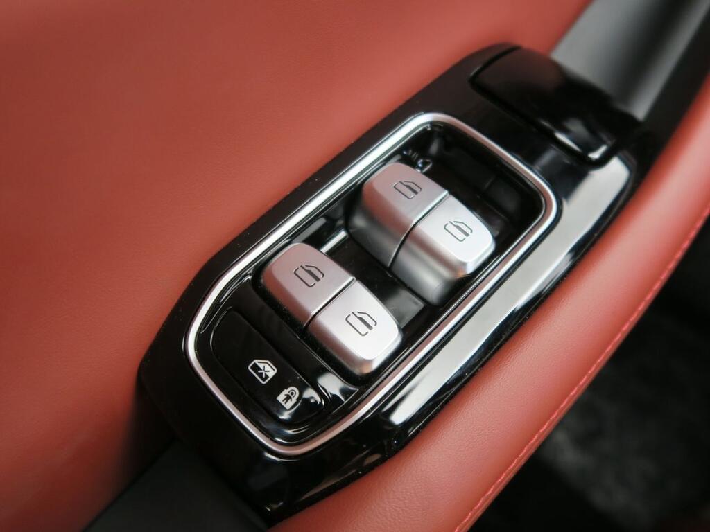 Omoda 9 PREMIUM 1.5 TGDI SHS DHT 537 CV 5P Km0