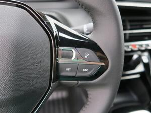 Peugeot 2008 Allure Pack Puretech 100 S&S 6 Vel. MAN 7