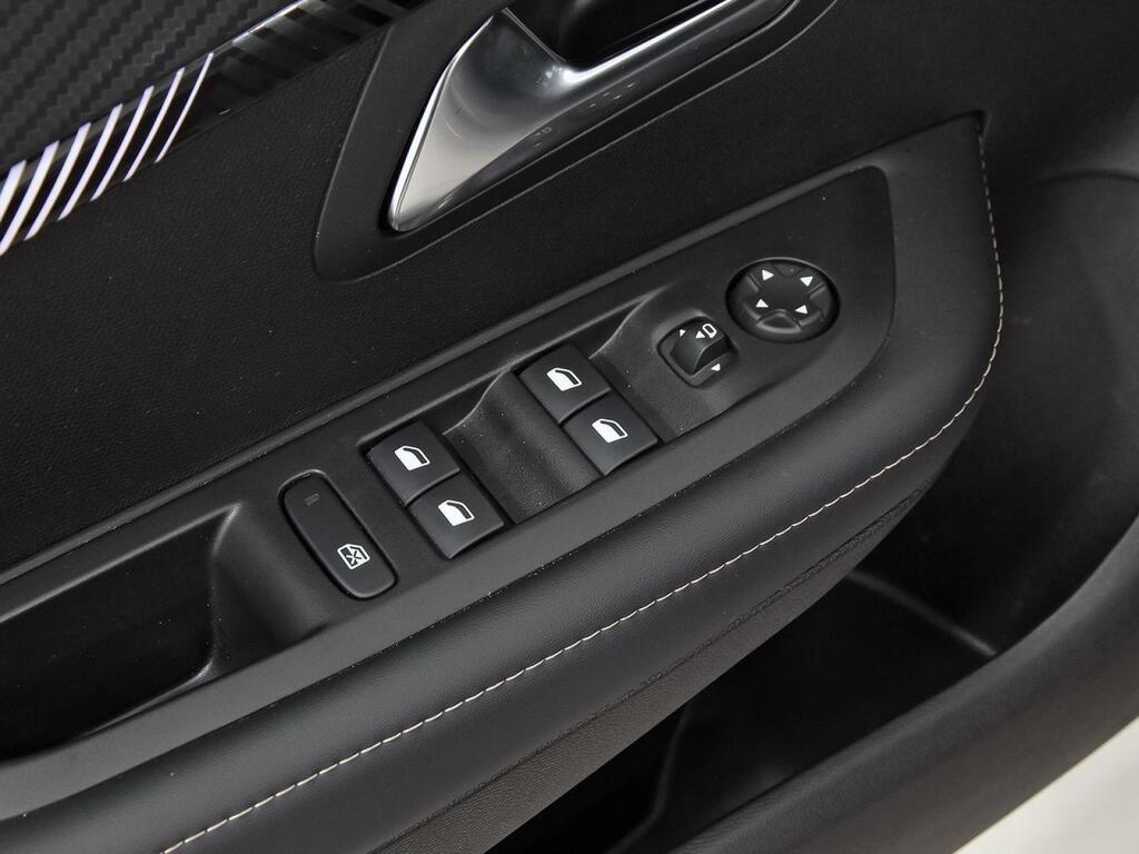 Peugeot 208 Allure Gasolina 100 S&S 6 Vel. MAN Segunda mano