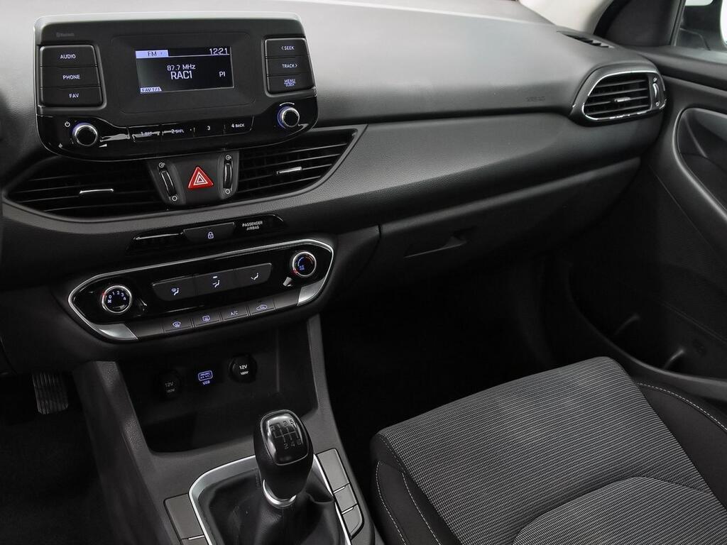 Hyundai i30 1.5 DPI Essence 12