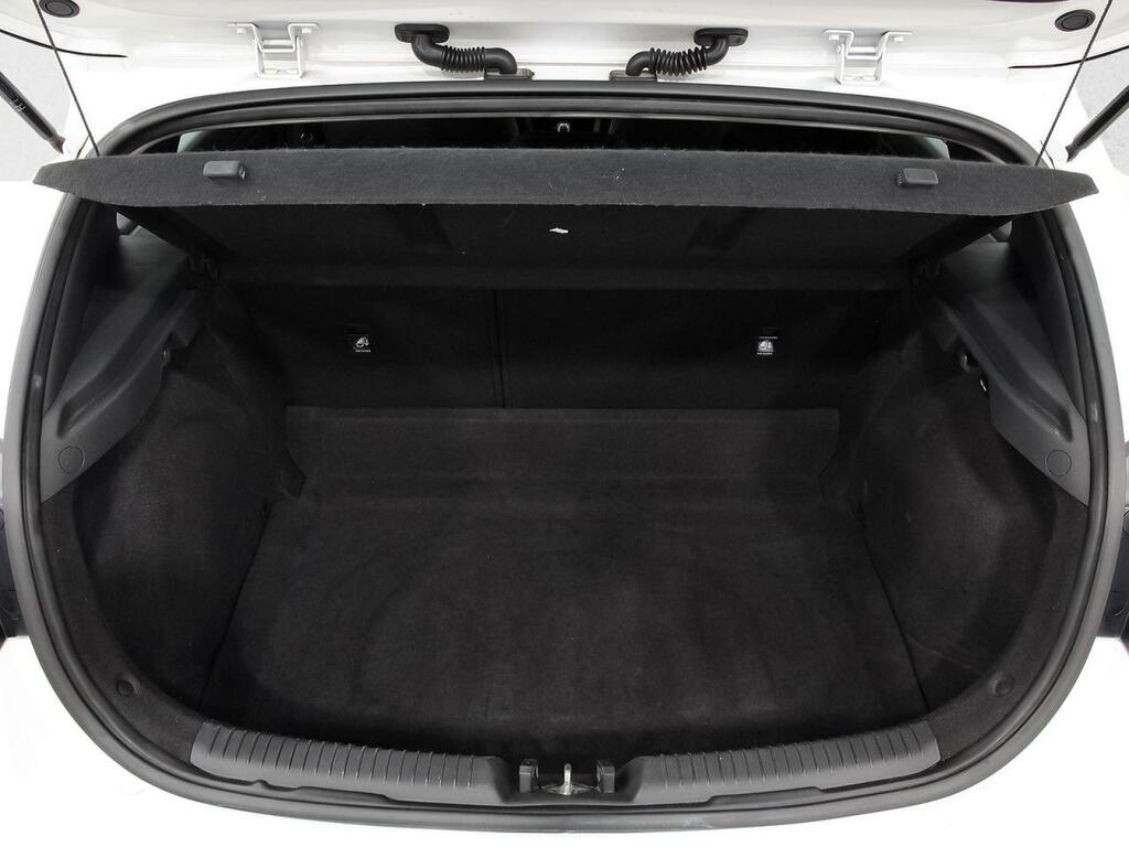Hyundai i30 1.5 DPI Essence 10