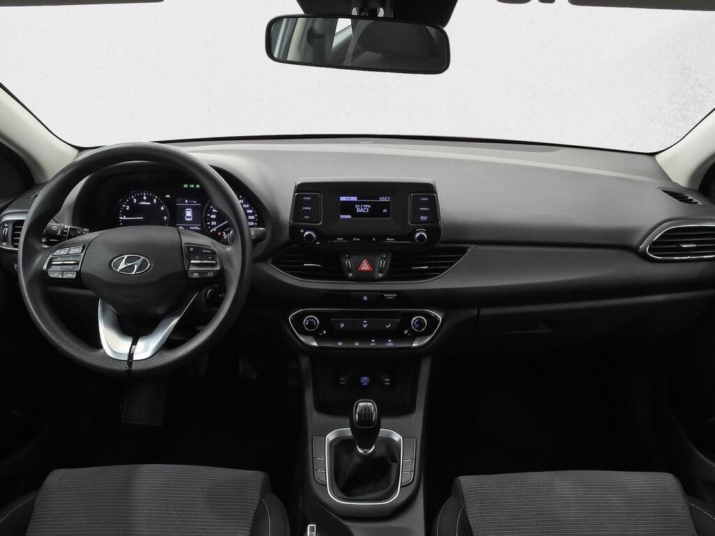 Hyundai i30 1.5 DPI Essence 7