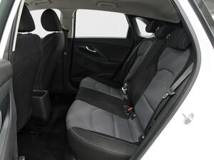 Hyundai i30 1.5 DPI Essence 9