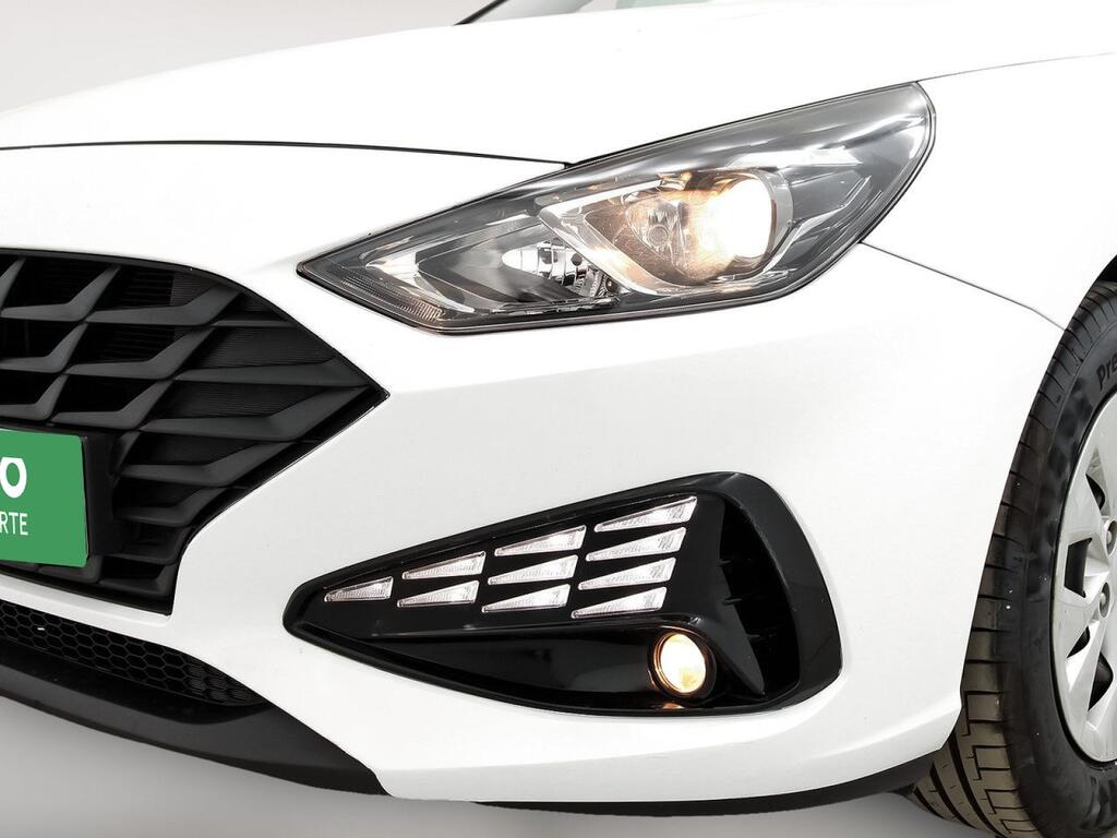 Hyundai i30 1.5 DPI Essence 26