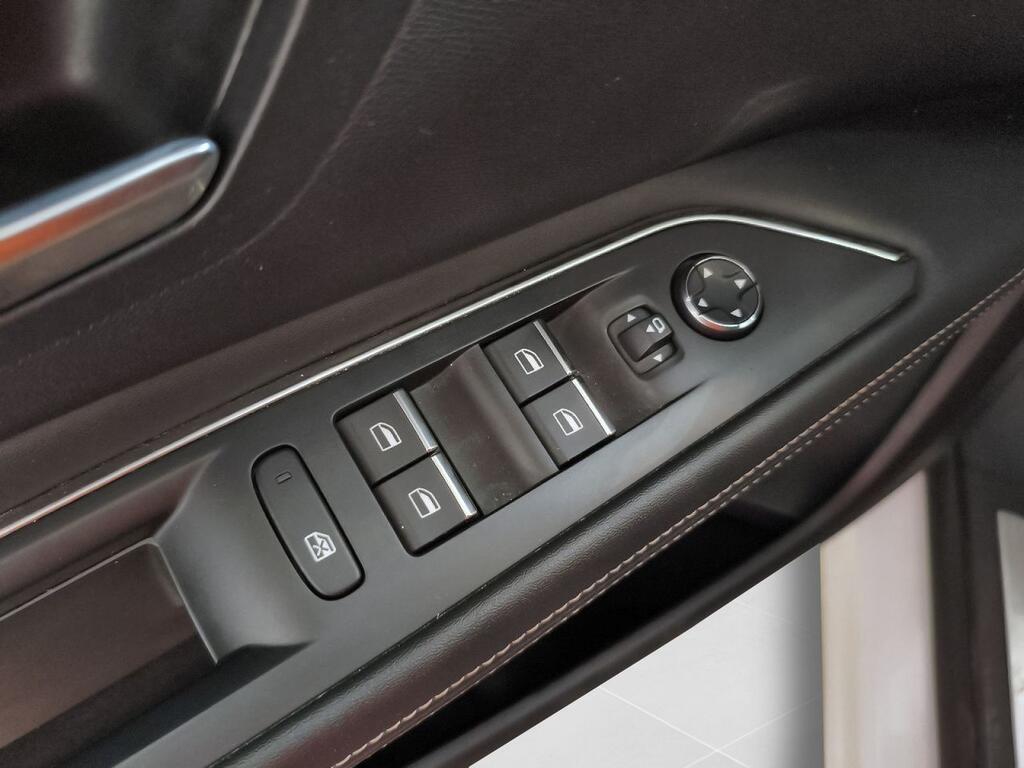 Peugeot 3008 1.5 BlueHDi 96kW (130CV) S&S GT 12